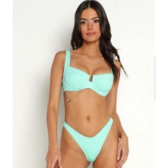 L*Space Camellia Bikini Top in Bright Teal Size Medium Underwire NWT - Picture 1 of 6